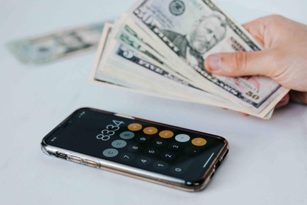 imtoken官网电脑版 如何理解市场中的行业趋势？这种趋势如何影响投资决策？